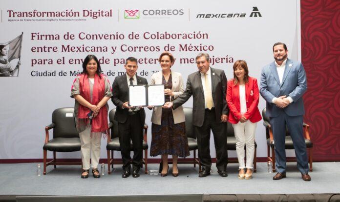 Atestigua Ismael Burgueño histórica firma de convenio entre Mexicana de Aviación y Correos de México