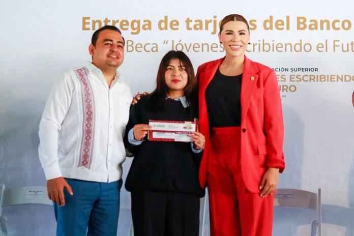 ENCABEZA GOBERNADORA MARINA DEL PILAR ENTREGA DE TARJETAS “JÓVENES ESCRIBIENDO EL FUTURO” EN BENEFICIO DE ESTUDIANTES UNIVERSITARIOS.lasnoticias.info