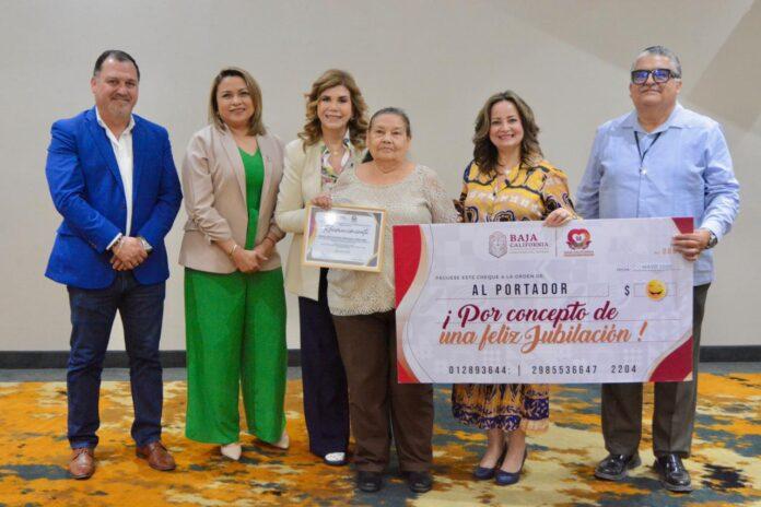 OTORGA DIF BAJA CALIFORNIA FINIQUITO A 12 COLABORADORES.lasnoticias.info