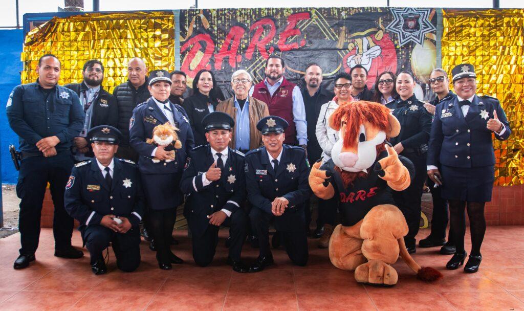 Entrega Ismael Burgueño reconocimientos del programa D.A.R.E en beneficio de estudiantes de primaria y secundaria.lasnoticias.info