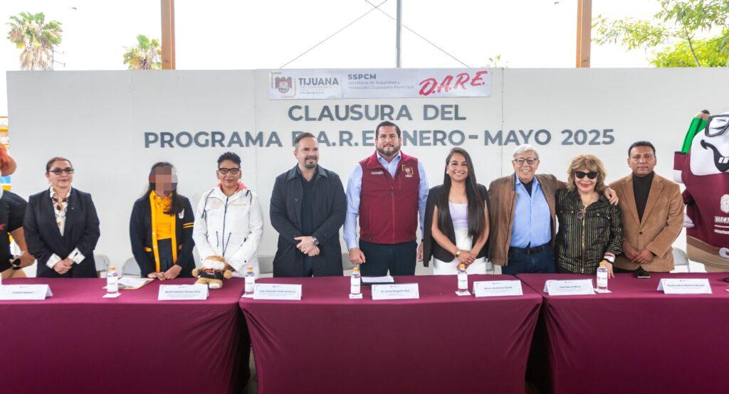 Entrega Ismael Burgueño reconocimientos del programa D.A.R.E en beneficio de estudiantes de primaria y secundaria.lasnoticias.info
