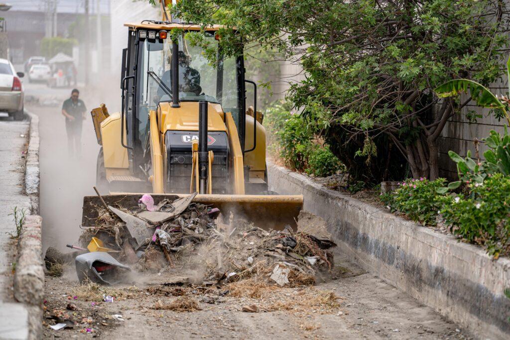 Continua Gobierno Municipal transformando las colonias con el programa ˈTijuana Ciudad Limpia’.lasnoticias.info