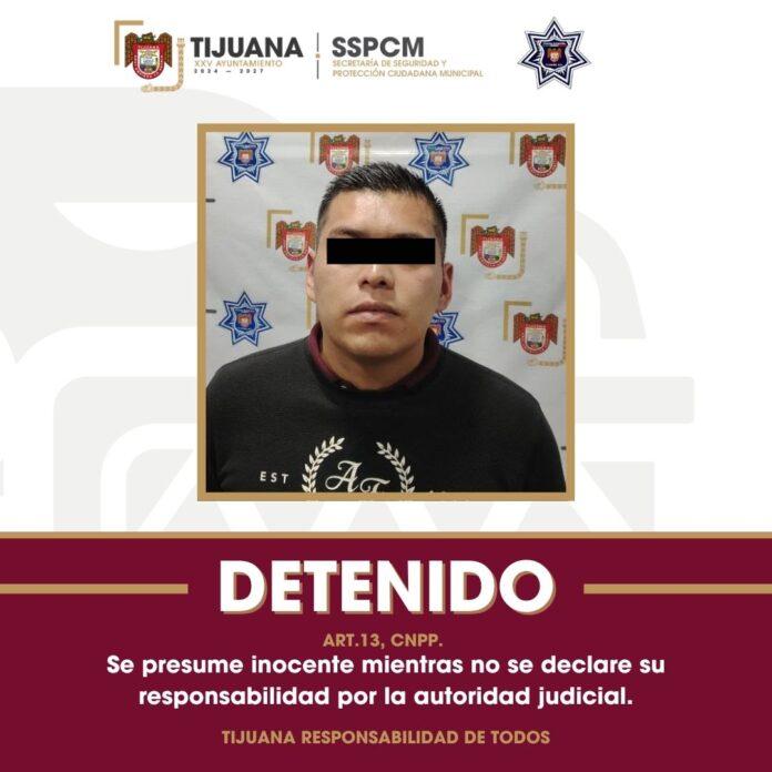 Asegura Policía Municipal de Tijuana a hombre que se hacía pasar por agente de la FESC