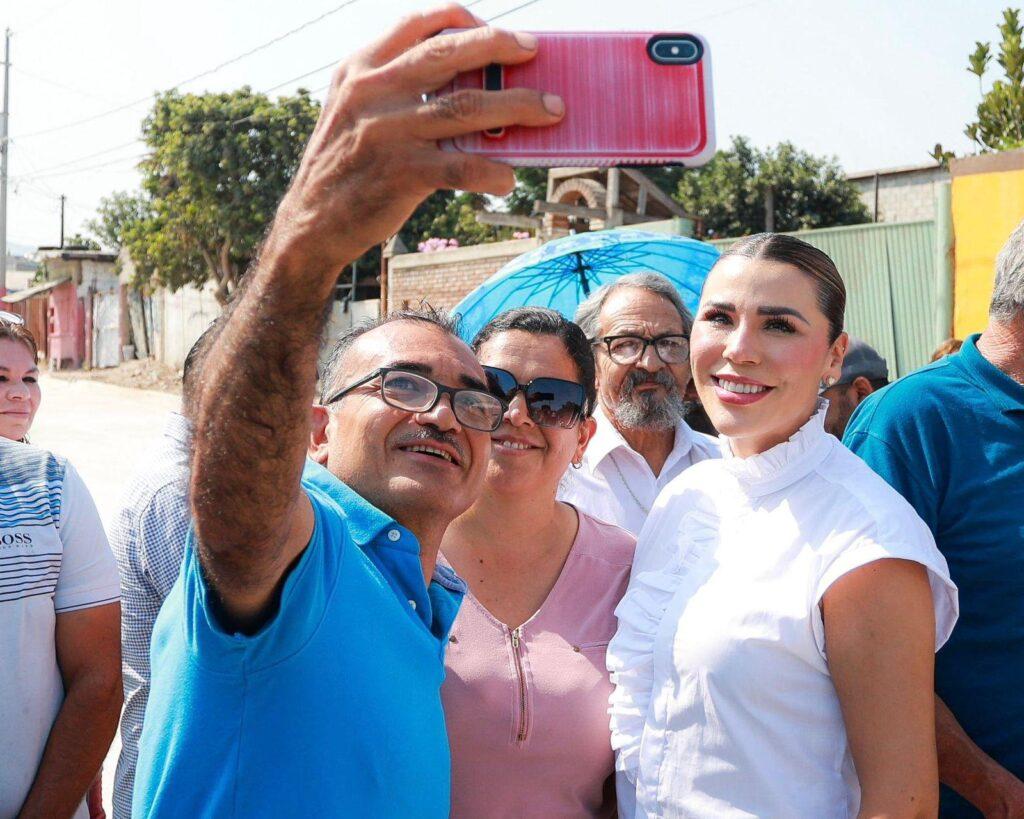 REFUERZA MARINA DEL PILAR LA ESTRATEGIA CORAZONES EN TIJUANA CON MÁS CALLES PAVIMENTADAS Y REDES DE AGUA.lasnoticias.info