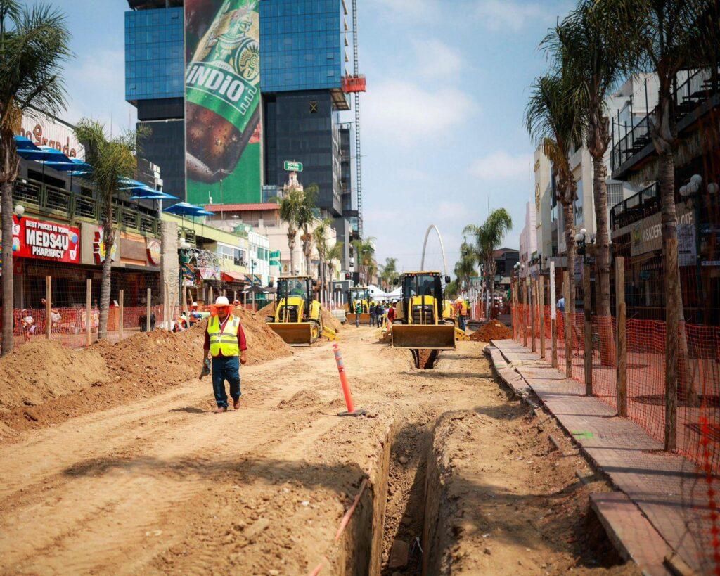 REFUERZA MARINA DEL PILAR LA ESTRATEGIA CORAZONES EN TIJUANA CON MÁS CALLES PAVIMENTADAS Y REDES DE AGUA.lasnoticias.info