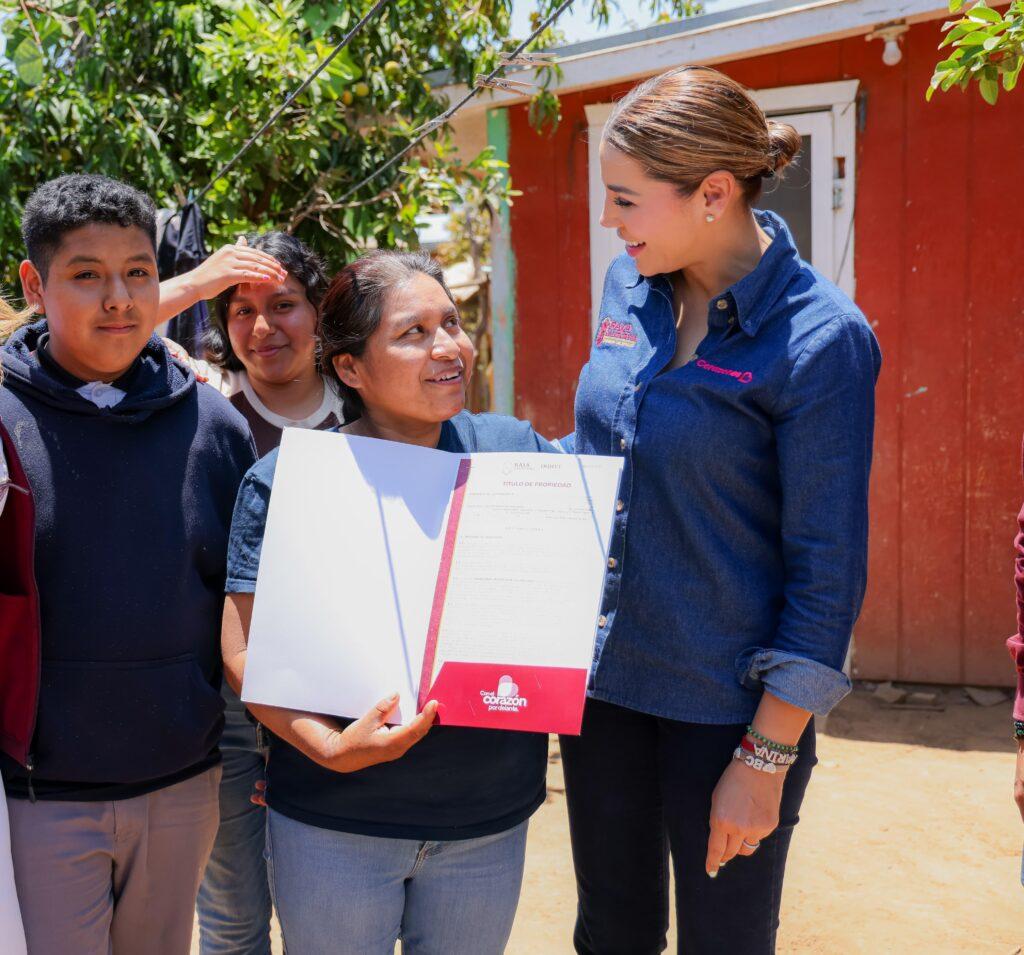 BENEFICIA ESTRATEGIA "CORAZONES" CON TÍTULOS DE VIVIENDA, PARQUES Y ESPACIOS PARA ATENDER A QUIENES MÁS LO NECESITAN EN SAN QUINTÍN: GOBERNADORA MARINA DEL PILAR.lasnoticias.info