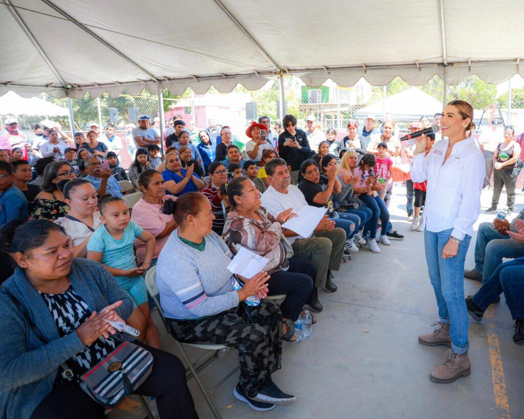 GOBERNADORA MARINA DEL PILAR RECORRE COLONIAS DE PLAYAS DE ROSARITO PARA ESCUCHAR Y ATENDER DE FRENTE A LA COMUNIDAD.lasnoticias.info