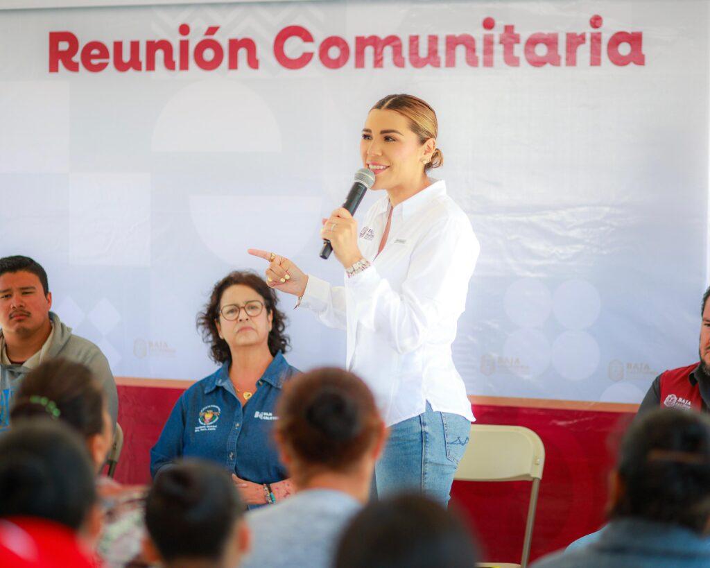 GOBERNADORA MARINA DEL PILAR RECORRE COLONIAS DE PLAYAS DE ROSARITO PARA ESCUCHAR Y ATENDER DE FRENTE A LA COMUNIDAD.lasnoticias.info