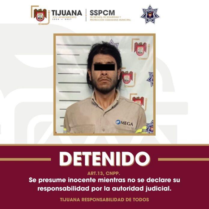 Aseguran agentes municipales a hombre en posesión de fusil de asalto.lasnoticias.info