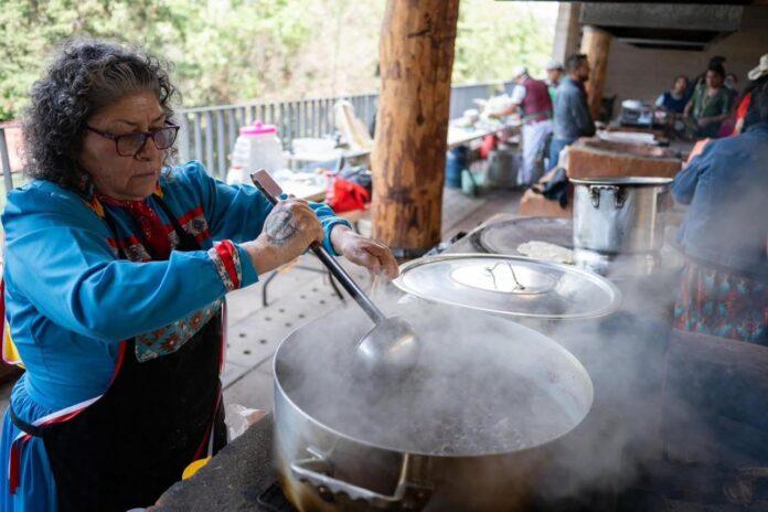 LOS PUEBLOS YUMANOS ENCABEZAN LA PRESENCIA CULTURAL DE BAJA CALIFORNIA EN LOS PINOS.lasnoticias.info