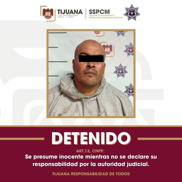 Detiene Policía Municipal de Tijuana a hombre por violencia familiar y portación de arma blanca