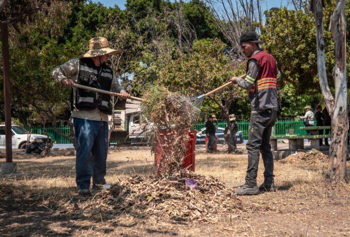 Beneficia Gobierno Municipal a delegaciones San Antonio de los Buenos y Centro con programa Tijuana: Ciudad Limpia