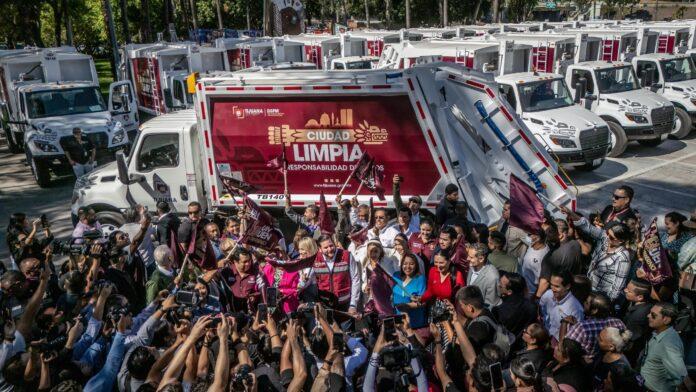 Encabeza Ismael Burgueño banderazo de arranque de 129 camiones recolectores de basura para Tijuana