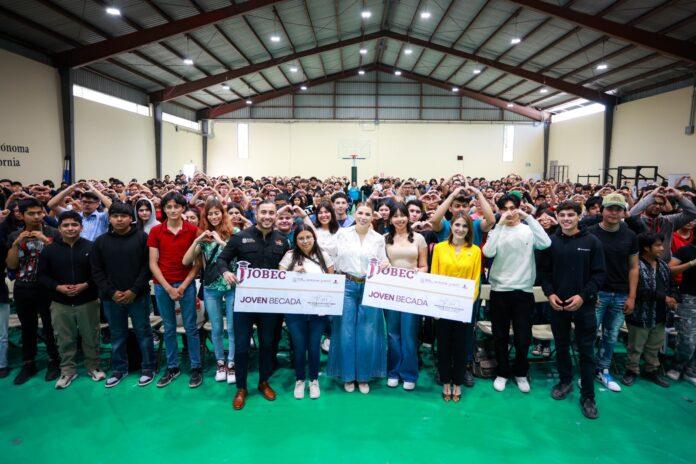 REDUCCIÓN HISTÓRICA DE LA POBREZA Y APOYO A 600 MIL ESTUDIANTES MARCAN GOBIERNO DE MARINA DEL PILAR.lasnoticias.info