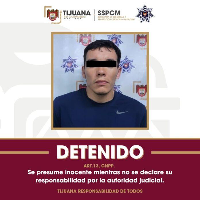 Detiene Policía Municipal a hombre con orden de aprehensión vigente en Urbi Villas del Prado Detiene Policía Municipal a hombre con orden de aprehensión vigente en Urbi Villas del Prado