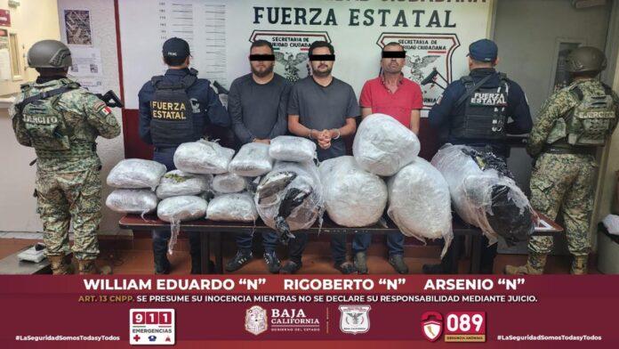 DECOMISA FUERZA ESTATAL MEDIO CENTENAR DE KILOS DE MARIHUANA EN TECATE; HAY TRES DETENIDOS.lasnoticias.info DECOMISA FUERZA ESTATAL MEDIO CENTENAR DE KILOS DE MARIHUANA EN TECATE; HAY TRES DETENIDOS.lasnoticias.info