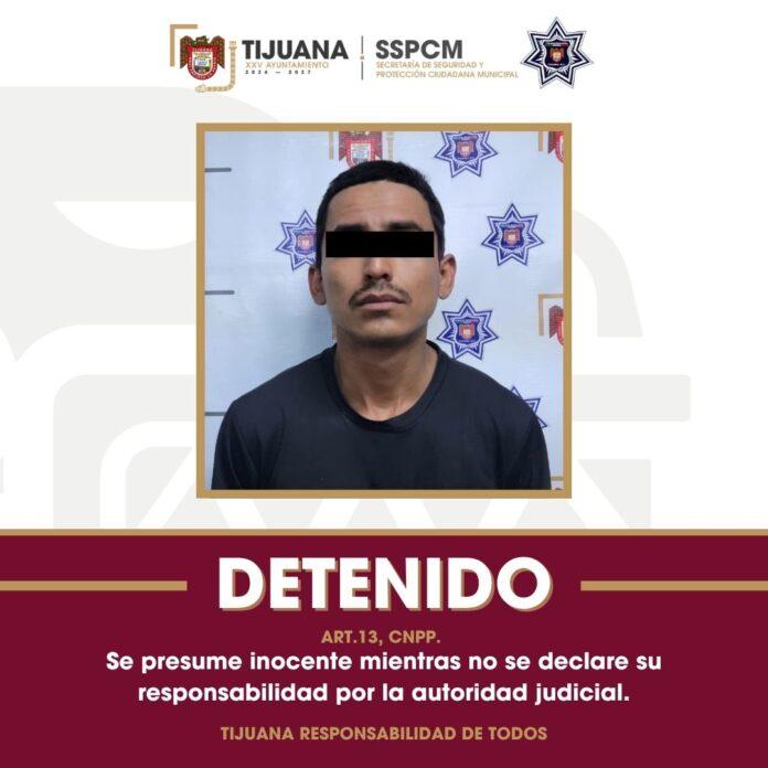 Arresta Policía Municipal de Tijuana a sujeto por violencia familiar en Urbi Villa del Prado Segunda Sección