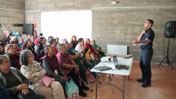 Capacita Bomberos Tijuana a comité vecinal “4to Poder” en primeros auxilios