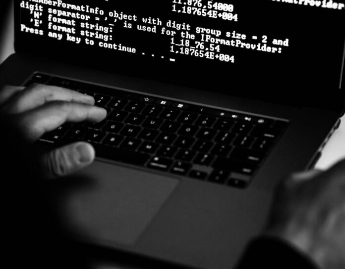 POLICÍA CIBERNÉTICA DE LA SSCBC ADVIERTE SOBRE FRAUDES Y ROBO DE IDENTIDAD DURANTE FIN DE AÑO.lasnoticias.info