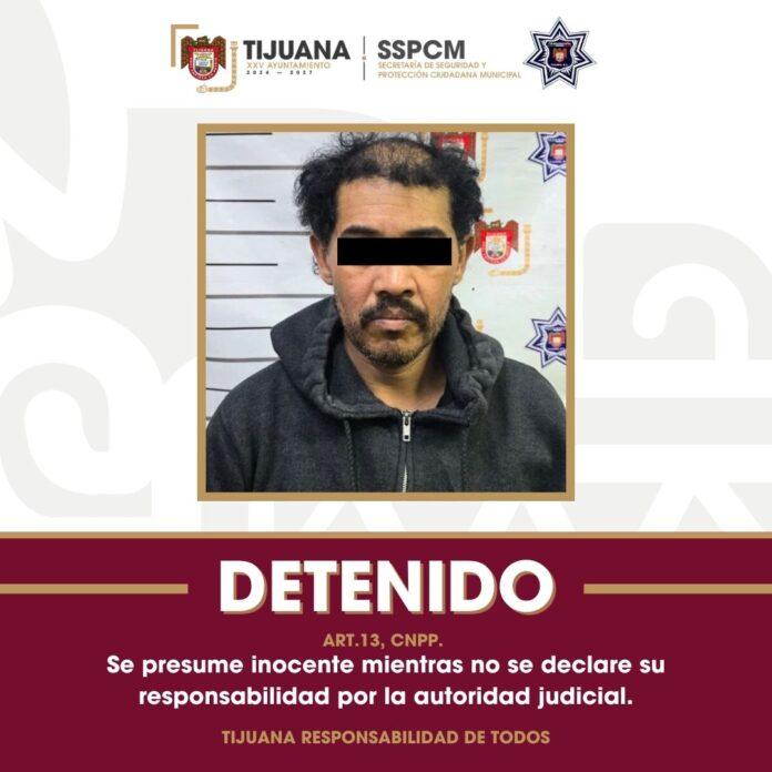 Arrestan agentes municipales a presunto responsable de robo con violencia