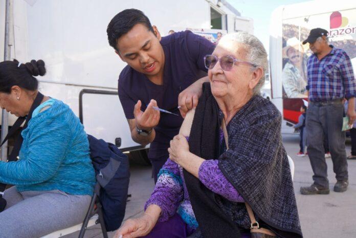 IMPORTANTE VACUNAR CONTRA ENFERMEDADES DE TEMPORADA A ADULTOS MAYORES REZAGADOS.lasnoticias.info