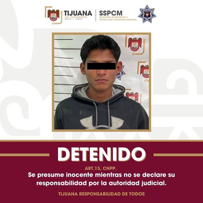 Detienen agentes municipales a persona por robo con violencia a comercio