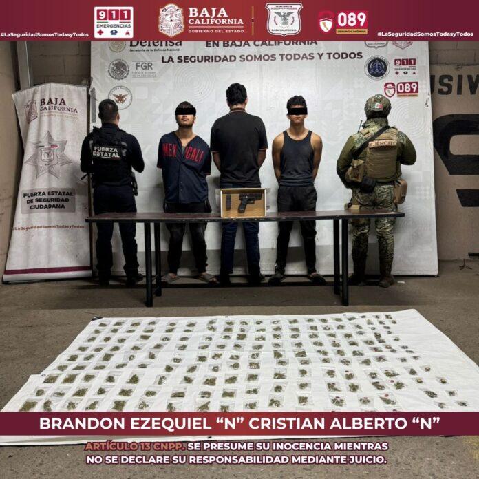 FUERZA ESTATAL DETIENE A TRES PERSONAS TRAS PERSECUCIÓN; ASEGURA ARMA Y DROGA.lasnoticias.info