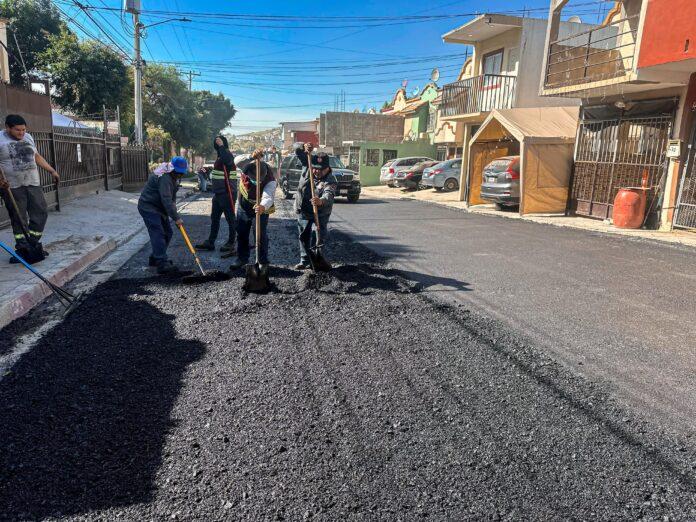 Fortalece Gobierno Municipal de Tijuana acciones de bacheo en las delegaciones municipales