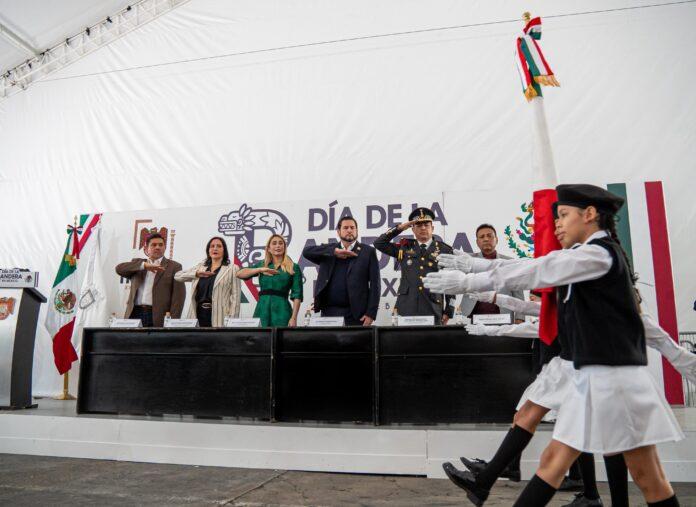 Encabeza Ismael Burgueño acto cívico por el Día de la Bandera