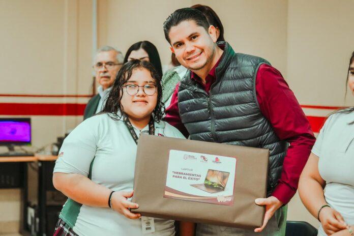 CECYTE BC ENTREGA BECAS “HERRAMIENTAS PARA EL ÉXITO” A ESTUDIANTES DESTACADOS.lasnoticias.info