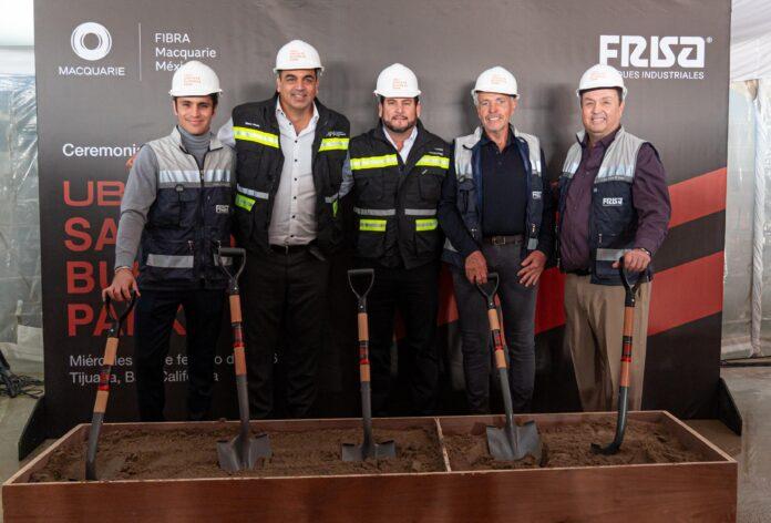 Participa Ismael Burgueño Ruiz en la colocación de la primera piedra del nuevo complejo industrial y proyecto de departamentos en Santa Fe