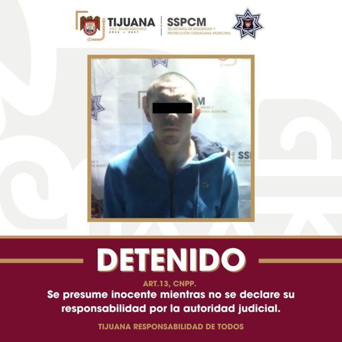 Asegura Policía Municipal vehículo con predenuncia de robo y detienen a conductor