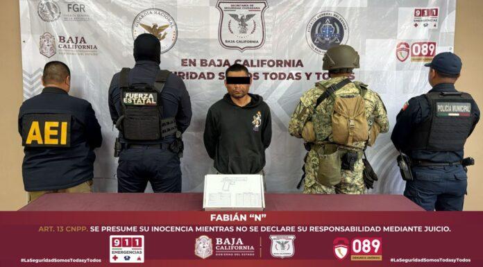 DETIENE FUERZA ESTATAL A “EL APÁ” EN MANEADERO; LE DECOMISARON UN ARMA DE FUEGO.lasnoticias.info