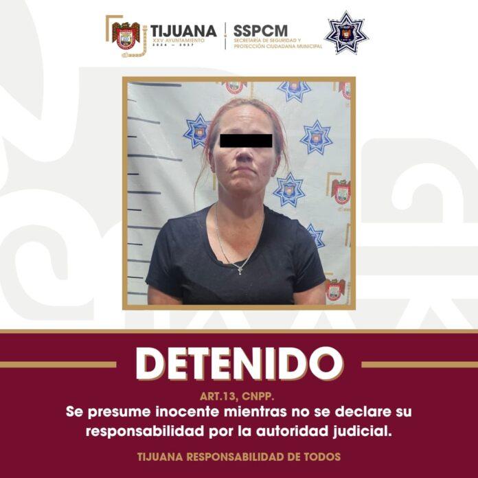 Asegura Policía Municipal de Tijuana a mujer por intento de cohecho y con dinero apócrifo