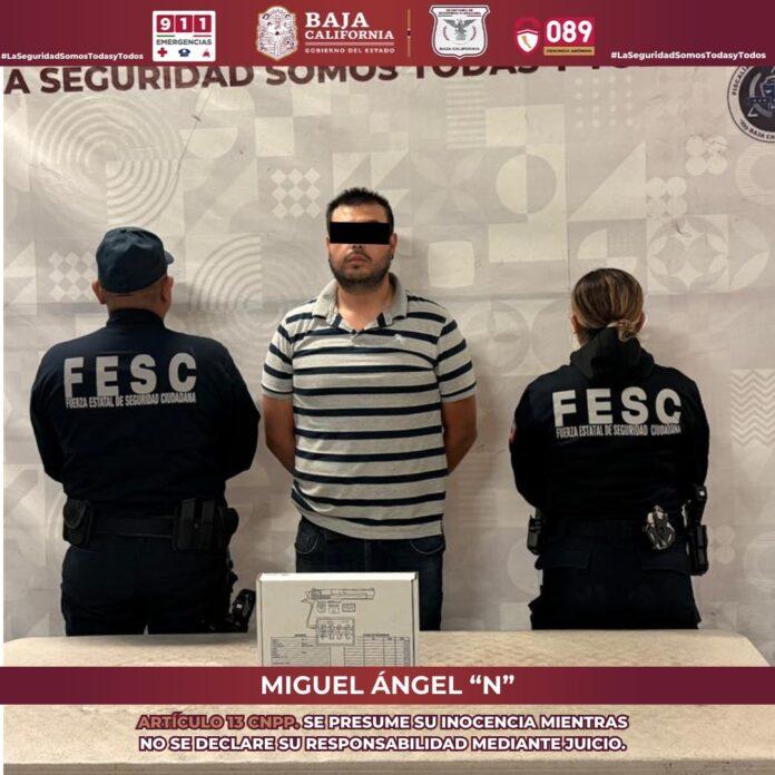 CAPTURAN AUTORIDADES DE SEGURIDAD A CUATRO HOMBRES ARMADOS EN TIJUANA.lasnoticias.info