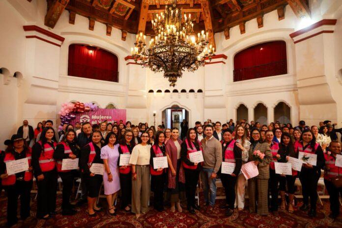 CONSOLIDA GOBERNADORA MARINA DEL PILAR POLÍTICA DE IGUALDAD CON GRADUACIÓN DE MUJERES AL VOLANTE EN ENSENADA