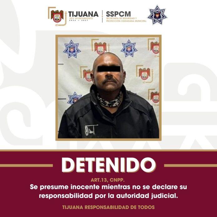 Asegura Policía Municipal de Tijuana a hombre por robo con violencia a comercio