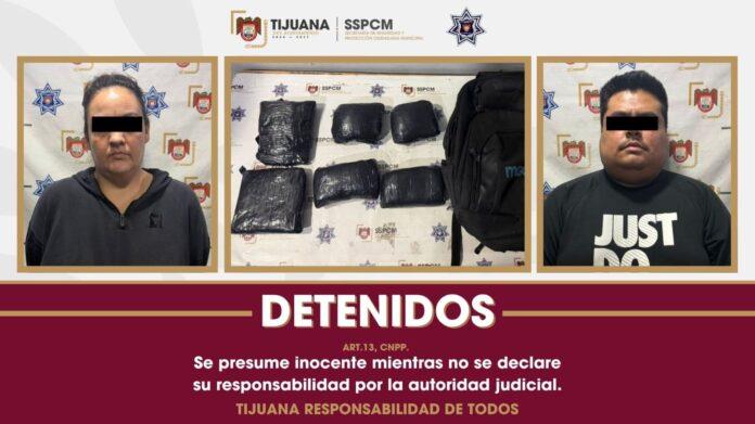 Frustra Policía Municipal caso de 'mula ciega'; detienen a dos personas en operativo coordinado en Zona Norte
