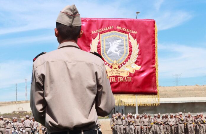 ORGULLO BAJACALIFORNIANO 141 JÓVENES GRADUADOS DE LA PREPARATORIA MILITARIZADA.lasnoticias.info