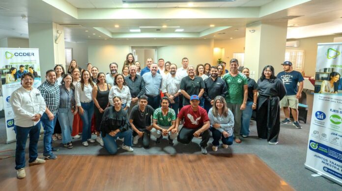 Más de 40 emprendedores y representantes de pequeñas y medianas empresas turísticas participaron en el curso de “Colmenas Creativas” impulsado por el CCDER