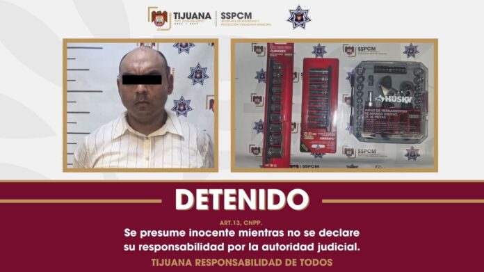 Detiene Policía Municipal a presunto responsable de robo a comercio; contaba con orden de aprehensión vigente por violencia familiar