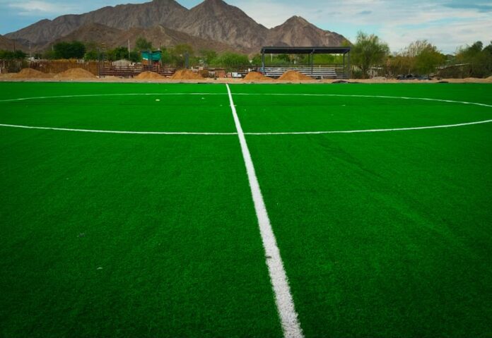 AVANZA SIDURT EN EMPASTADO Y PREPARACIÓN DE PISTA DE ATLETISMO EN LA UNIDAD DEPORTIVA SAN FELIPE.lasnoticias.info