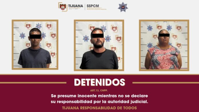 Arrestan elementos de la Policía Municipal a tres personas y aseguran más de 140 envoltorios con presunta marihuana