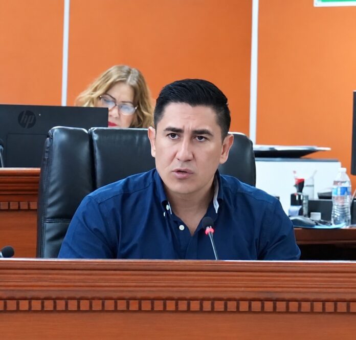 Proponen apoyo gratuito en escuelas de BC para estudiantes que requieran “maestro sombra”